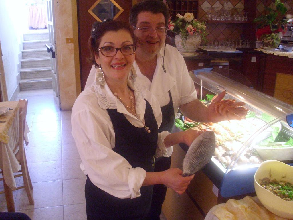 Pensione S. Antonio Ristorante Silvia Furci Siculo Exterior foto