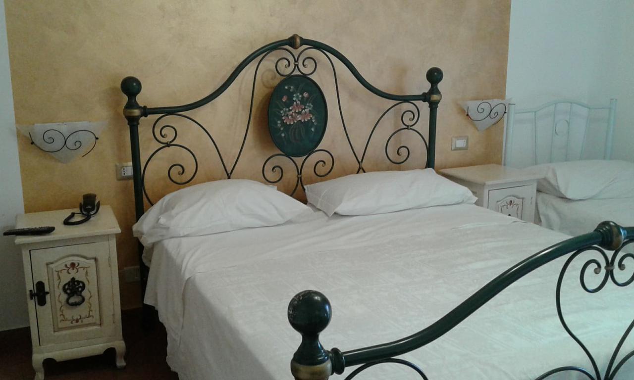 Pensione S. Antonio Ristorante Silvia Furci Siculo Exterior foto